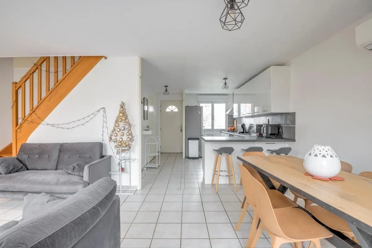 Holiday home Maison Rimbaud Saint-Denis-les-Bourg France