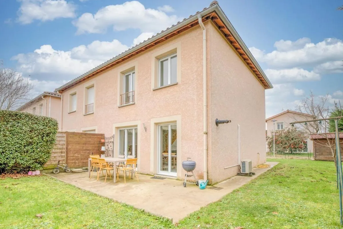 Maison Rimbaud Saint-Denis-les-Bourg Holiday home