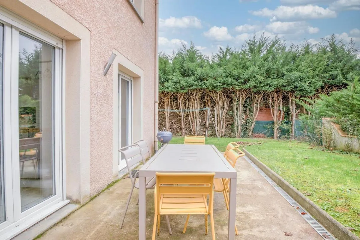 Maison Rimbaud Saint-Denis-les-Bourg