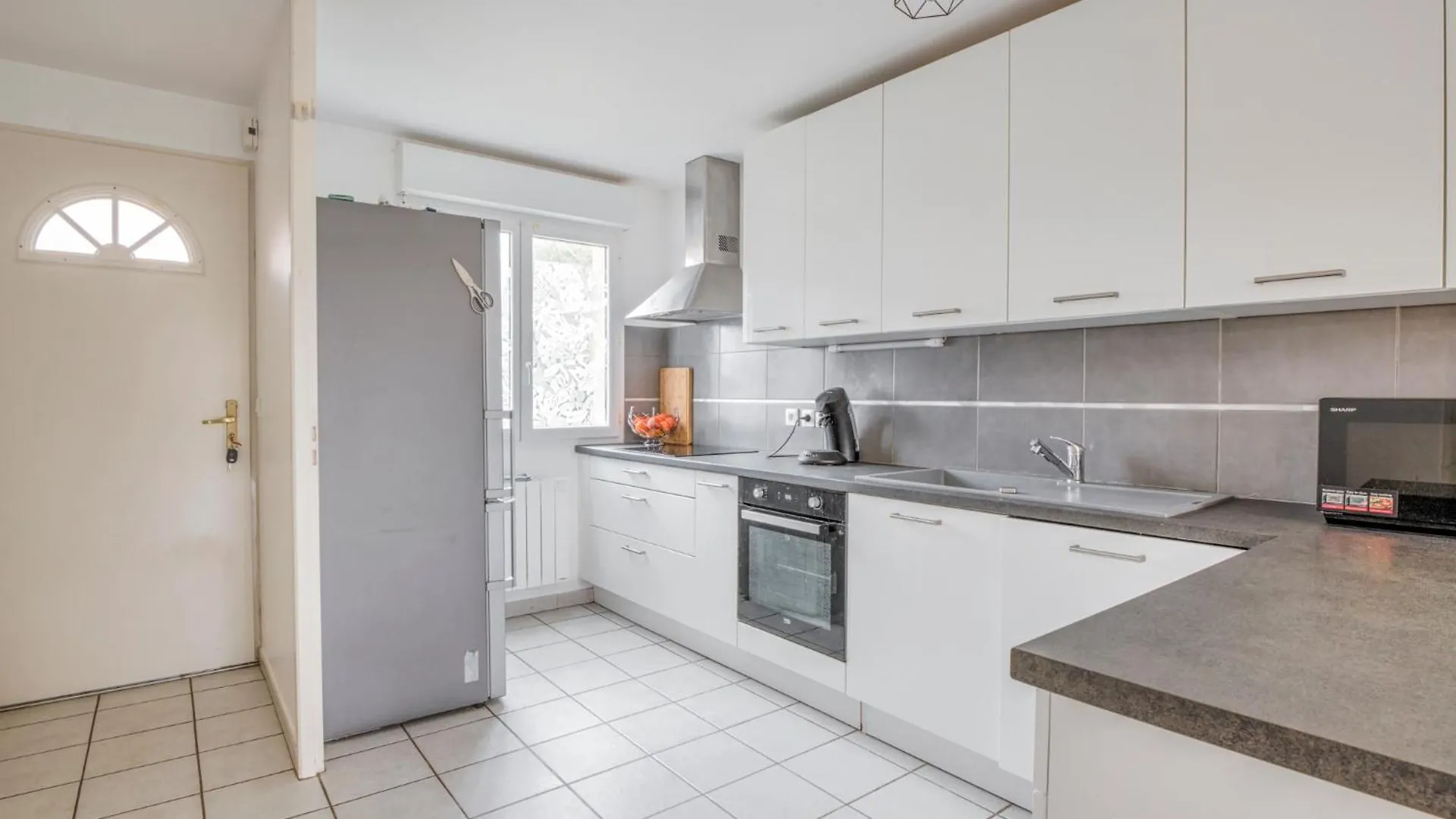 Maison Rimbaud Saint-Denis-les-Bourg Holiday home
