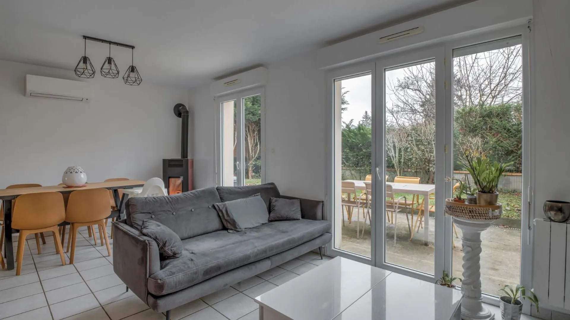 Holiday home Maison Rimbaud Saint-Denis-les-Bourg